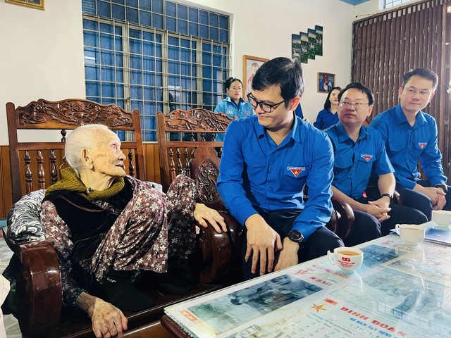 Anh Bùi Quang Huy thăm sinh viên tình nguyện hè tại Gia Lai - Ảnh 3.