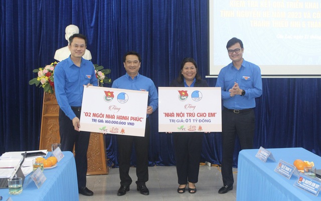 Anh Bùi Quang Huy thăm sinh viên tình nguyện hè tại Gia Lai - Ảnh 2.