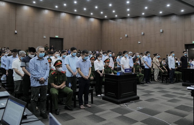 Vụ 'chuyến bay giải cứu': Liên minh kiếm tiền từ sự cùng cực của người dân - Ảnh 1.