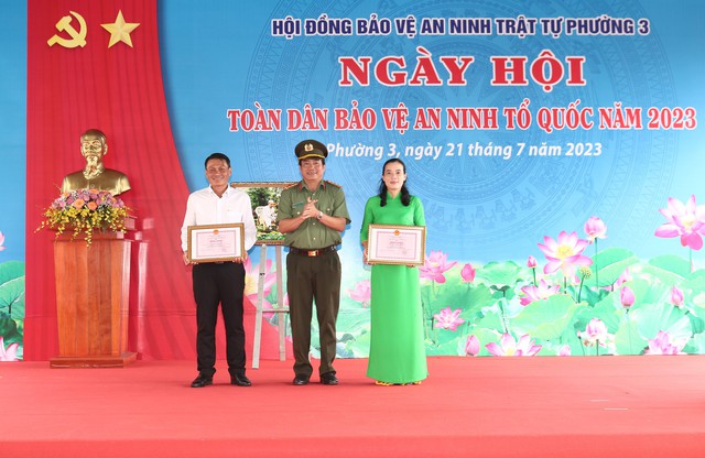 Đồng Tháp: Khen thưởng nhiều cá nhân tại ngày hội bảo vệ an ninh Tổ quốc&quot; - Ảnh 3.