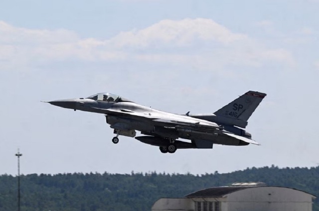 F-16 Mỹ bị tố nhắm mục tiêu vào máy bay quân sự Nga ở Syria - Ảnh 1.