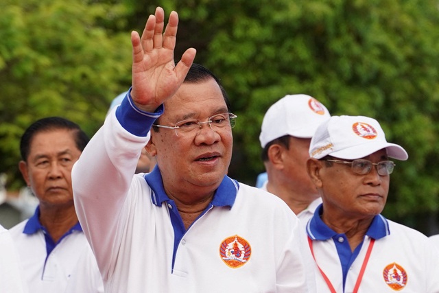 Thủ tướng Hun Sen nói tướng Hun Manet có thể trở thành thủ tướng trong 3-4 tuần - Ảnh 1.