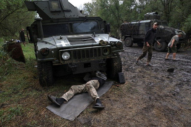 Nga thêm cách đánh lừa Ukraine, phương Tây chuyển trọng tâm hỗ trợ vũ khí? - Ảnh 2.