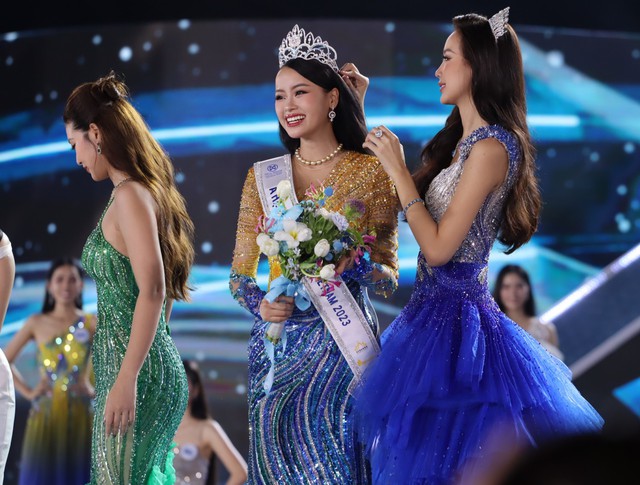 Người đẹp Bình Định đăng quang Hoa hậu Thế giới Việt Nam 2023 - Ảnh 12.