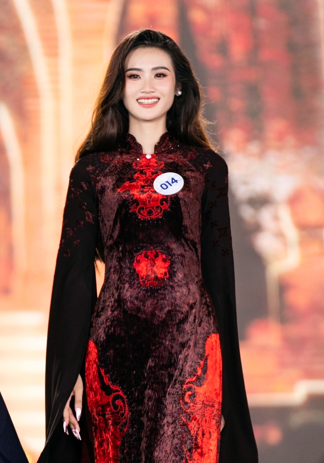 Nhan sắc đời thường của Hoa hậu Thế giới Việt Nam Huỳnh Trần Ý Nhi - Ảnh 4.