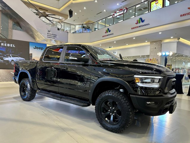 Ram 1500 Rebel có giá gần 5,3 tỉ đồng tại Việt Nam   - Ảnh 2.