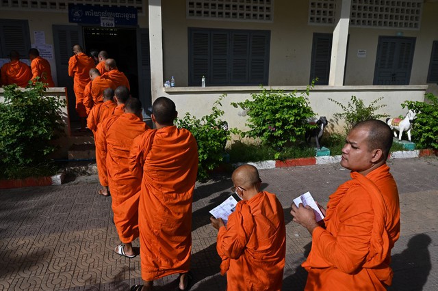 Hơn 9,7 triệu cử tri Campuchia bầu cử Quốc hội khóa VII - Ảnh 3.