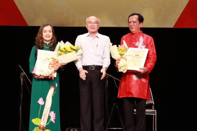 Lần đầu tiên trao giải thưởng và học bổng Trần Văn Khê   - Ảnh 1.