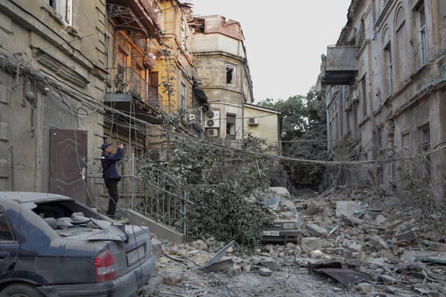 Chiến sự tối 23.7: Nga tiếp tục tấn công Odessa, Tổng thống Ukraine ra tuyên bố rắn - Ảnh 1.
