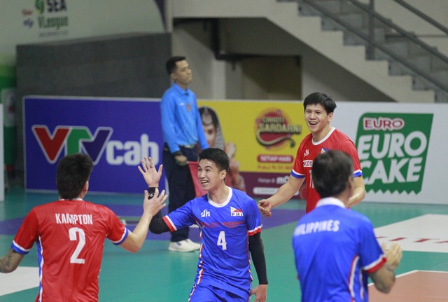 Thắng ngược Philippines, bóng chuyền nam Việt Nam xếp hạng 3 chặng 1 SEA V.League 2023 - Ảnh 2.