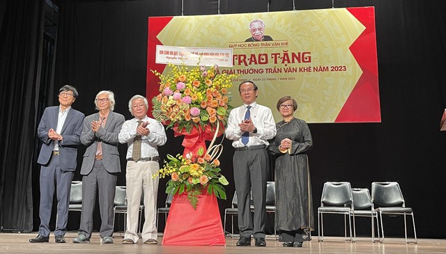 Giải thưởng và học bổng trao lần đầu tiên theo di nguyện GS Trần Văn Khê  - Ảnh 5.