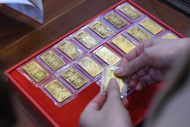 Nhu cầu tiêu thụ vàng Việt Nam sụt giảm - Ảnh 1.