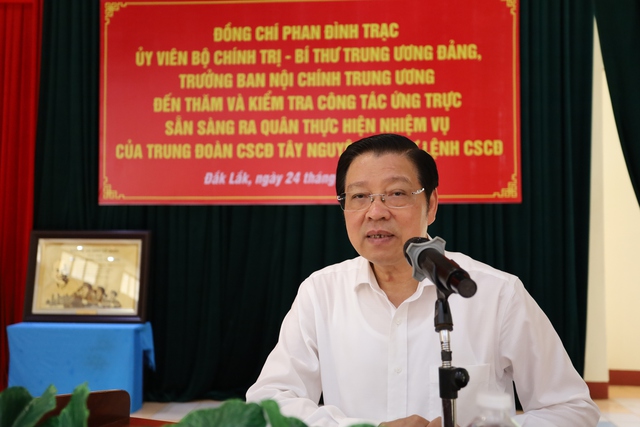 Trung đoàn CSCĐ Tây nguyên tổ chức nhiều hoạt động tri ân các anh hùng liệt sĩ - Ảnh 2.