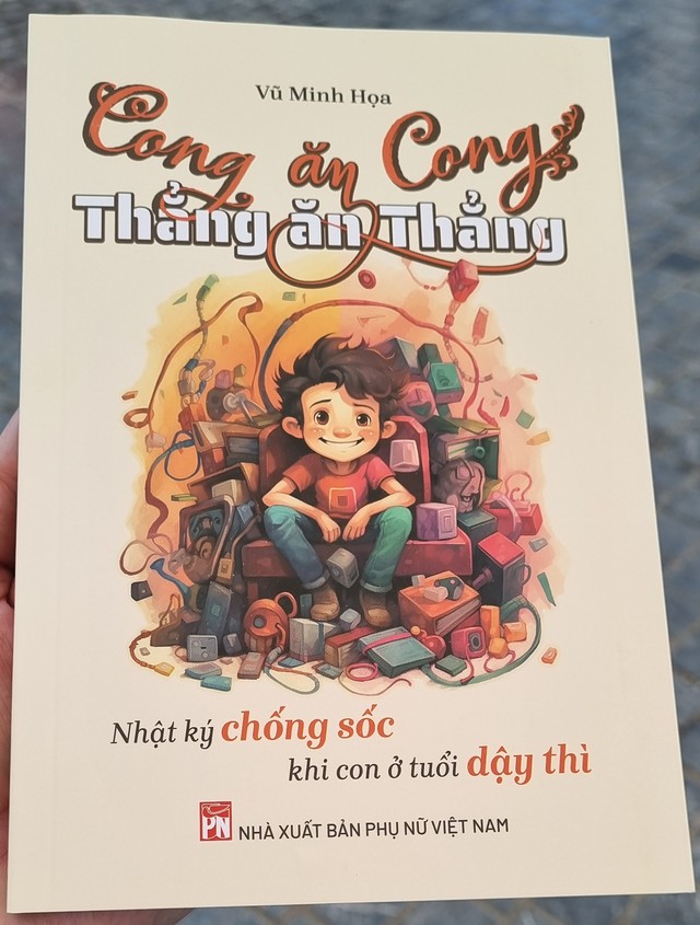 'Kể xấu' các con đầy yêu thương qua cuốn sách Cong ăn cong thẳng ăn thẳng - Ảnh 1.