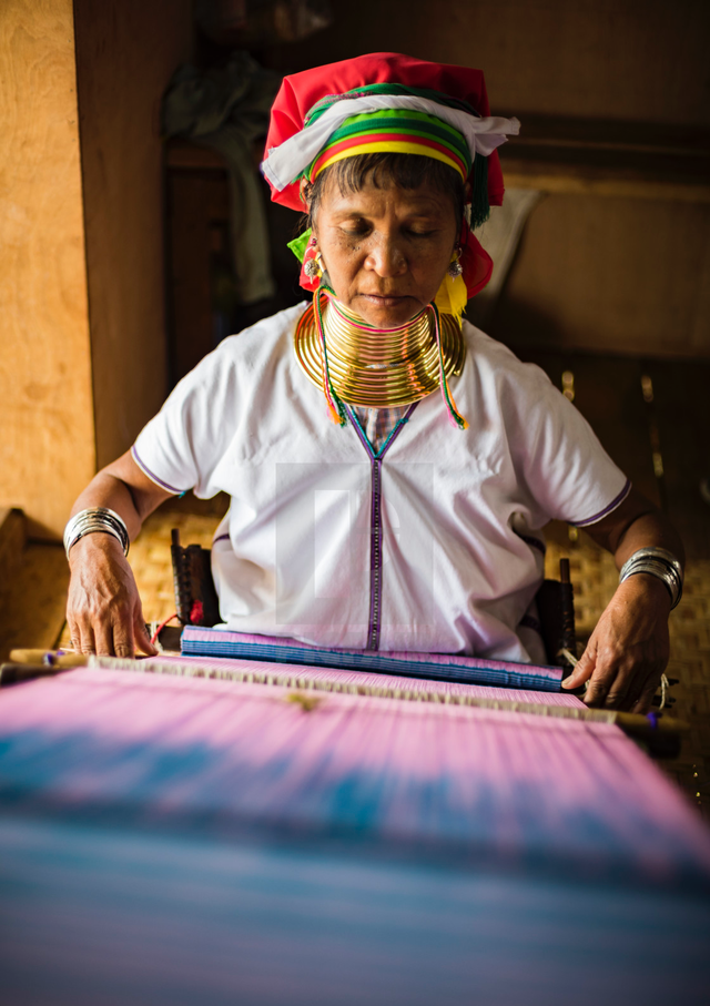 Đến Myanmar ngắm lụa hoa sen – thưởng lãm nguyên liệu thời trang đắt nhất thế giới - Ảnh 16.