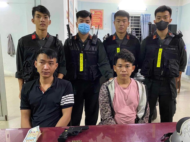 Ninh Thuận: Liên tục phát hiện người mua súng trên mạng đem đi đường để thị uy - Ảnh 1.
