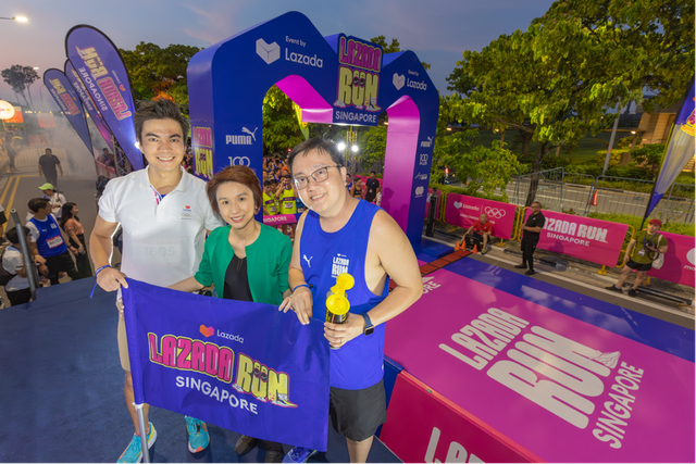Hàng nghìn người từ khắp Đông Nam Á tham gia giải chạy Lazada Run tại Singapore - Ảnh 1.