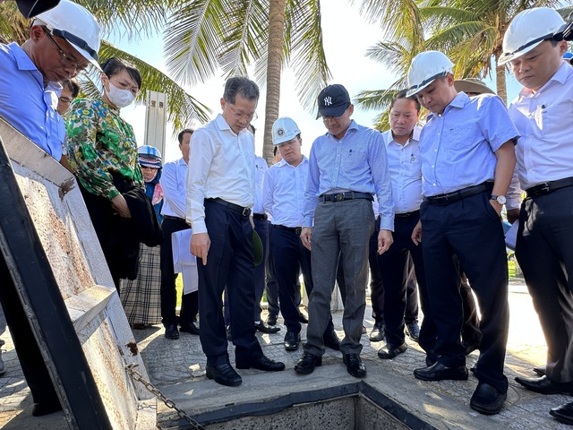 Bí thư Thành ủy Đà Nẵng: Xử lý nghiêm cơ sở không đấu nối, để xả thải - Ảnh 2.