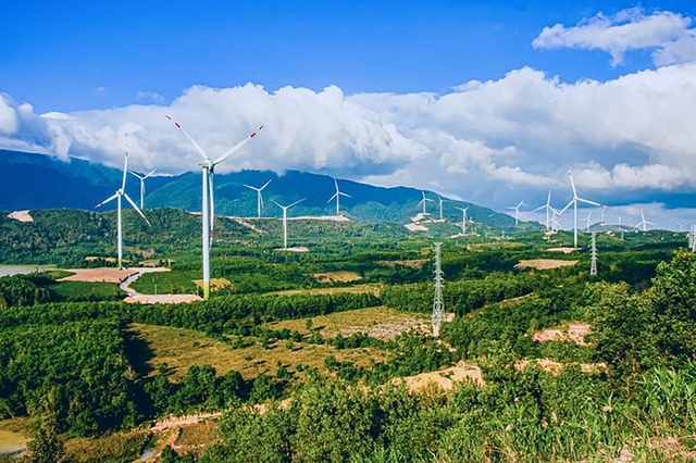 Hình ảnh trụ điện gió tại dự án Nhà máy điện gió GELEX 1, 2, 3 ở Quảng Trị