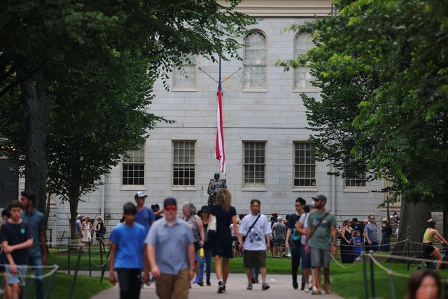 Đại học Harvard bị điều tra vì chính sách tuyển sinh ưu tiên 'con cháu người quen' - Ảnh 1.