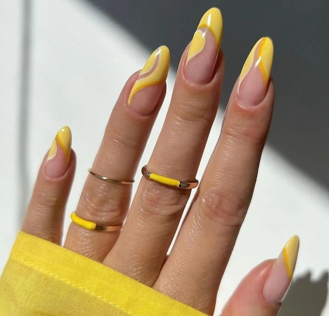 Mùa hè sôi động với những mẫu móng tay màu vàng sang chảnh, rực rỡ - Ảnh 11.