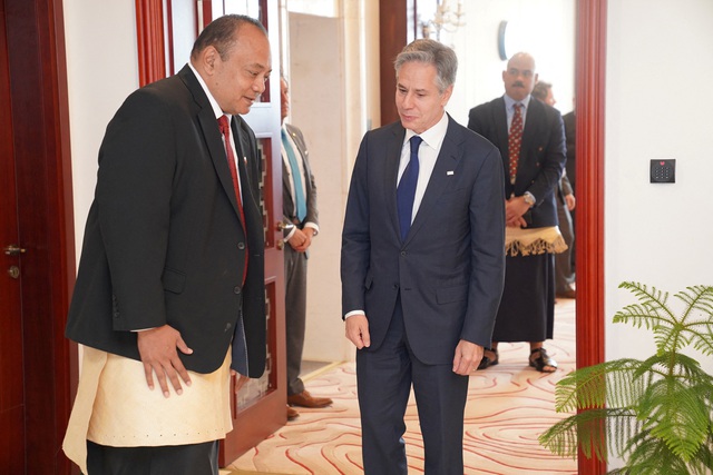 Ngoại tưởng Mỹ đầu tiên thăm Tonga, gửi cảnh báo về đầu tư từ Trung Quốc - Ảnh 3.