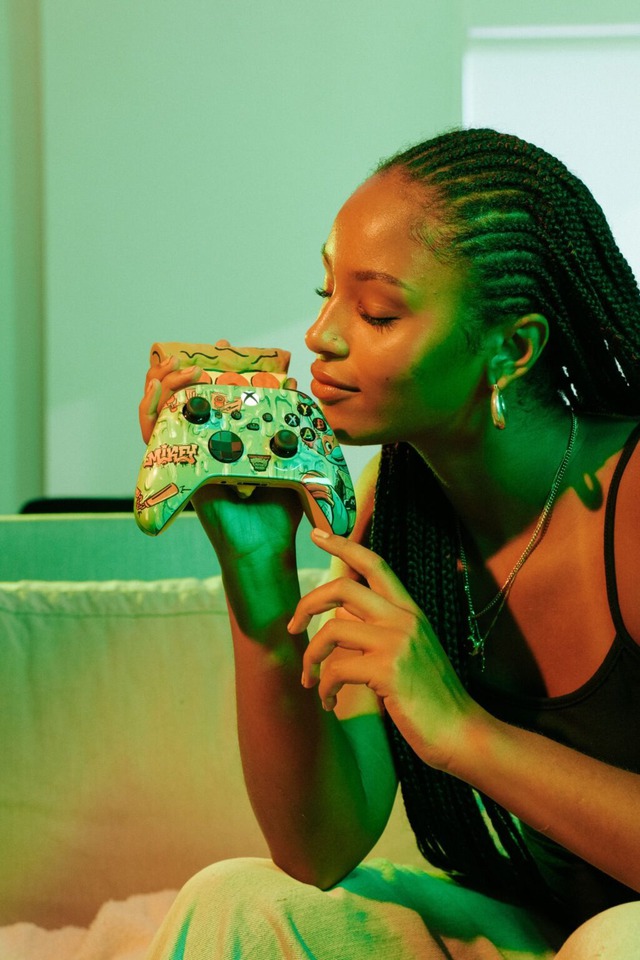 Xbox sắp tặng tay cầm chơi game phong cách bánh pizza của Ninja Rùa - Ảnh 1.