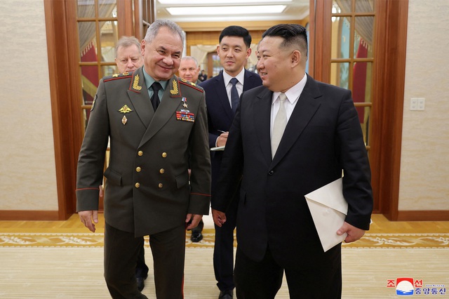Bộ trưởng Quốc phòng Nga gặp nhà lãnh đạo Kim Jong-un tại Triều Tiên - Ảnh 1.