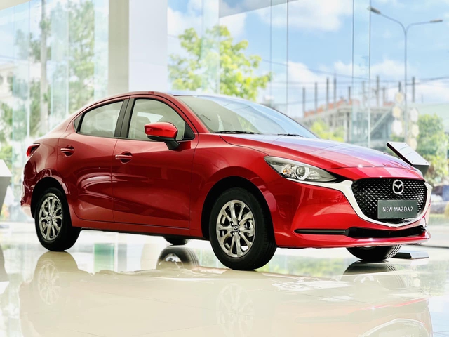 Mazda2 giảm mạnh còn 414 triệu đồng, rẻ hơn cả Kia Morning   - Ảnh 1.