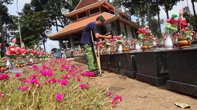 Quản trang thương binh hơn 10 năm canh giấc ngủ đồng đội - Ảnh 6.