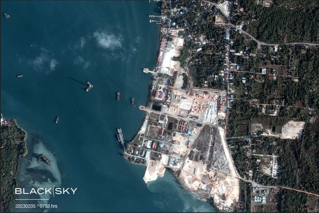 Căn cứ hải quân Campuchia nằm phía nam Biển Đông có cầu tàu cho tàu sân bay? - Ảnh 1.
