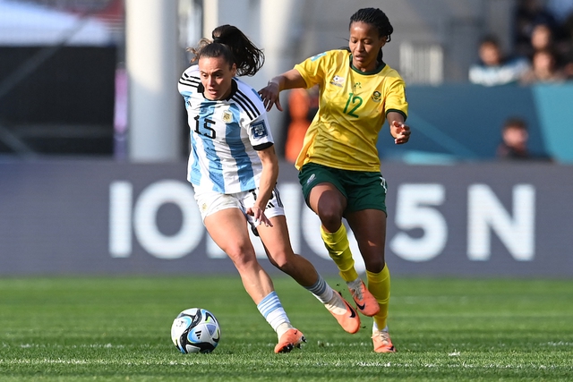 Hồi sinh trong 5 phút, đội tuyển nữ Argentina thoát thua trước Nam Phi - Ảnh 2.