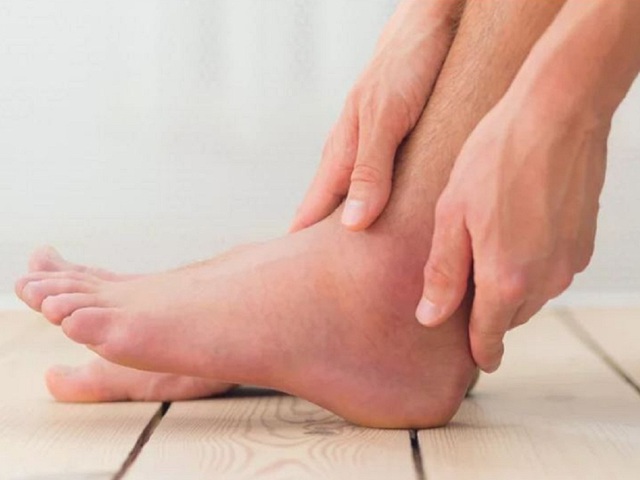 Bỗng dưng đau chân: khi nào là dấu hiệu bệnh nguy hiểm tính mạng ? - Ảnh 1.