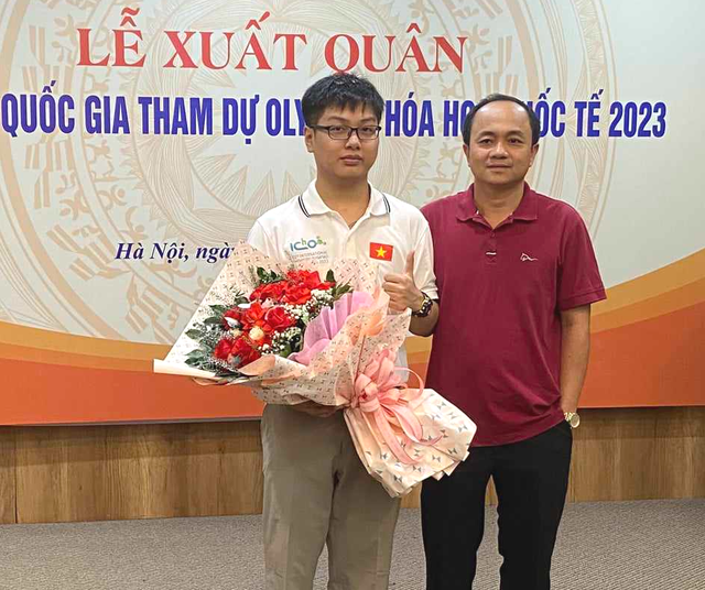 Nam sinh giành huy chương vàng Olympic hóa học quốc tế với điểm số ấn tượng - Ảnh 2.