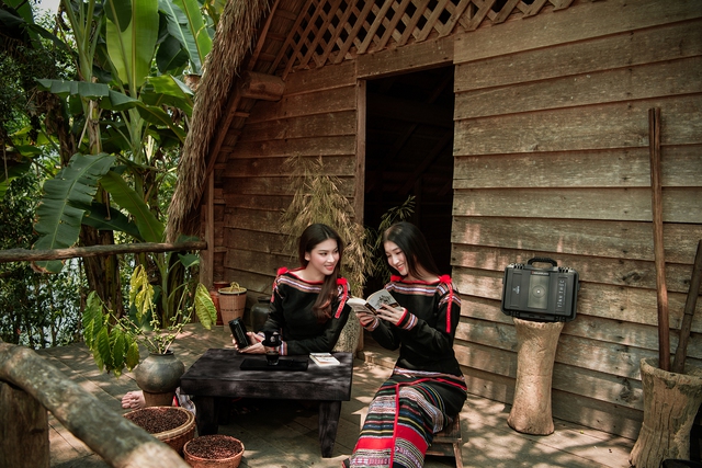 Hai nàng hậu Phương Nhi, Ngọc Thảo trải nghiệm lối sống cà phê Trung Nguyên Legend - Ảnh 6.