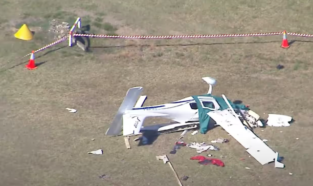 Hai máy bay đâm nhau ở Úc, 2 người chết, phi công hơn 70 tuổi sống sót - Ảnh 1.