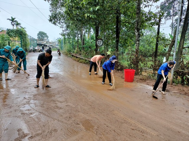 Bình Phước: Mưa lớn kéo dài gây ngập lụt cục bộ nhiều nơi - Ảnh 5.