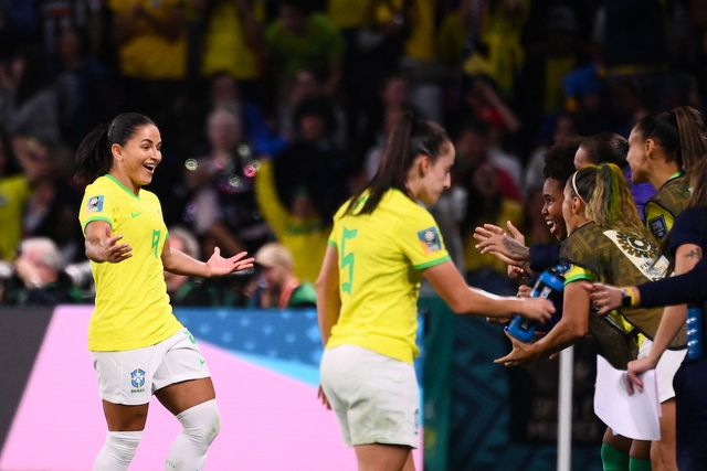 Pháp đánh bại Brazil để tiến gần vòng knock-out World Cup nữ 2023 - Ảnh 2.