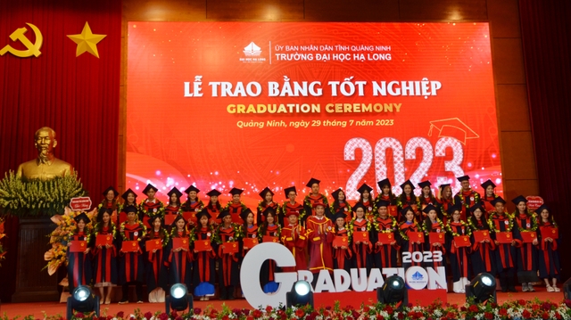 Sinh viên Trường đại học Hạ Long đạt tỷ lệ tốt nghiệp 77%  - Ảnh 2.