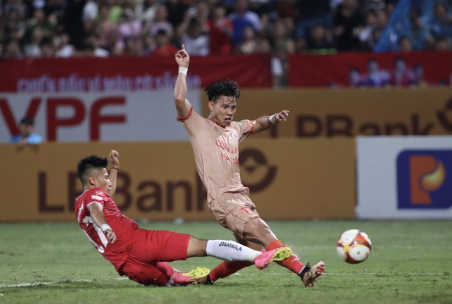 CLB Công an Hà Nội thua trận, HLV Flavio Cruz: 'Bóng đá quá khắc nghiệt' - Ảnh 2.