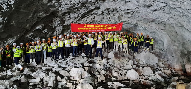 Thông hầm Núi Vung trên tuyến cao tốc Cam Lâm – Vĩnh Hảo - Ảnh 2.