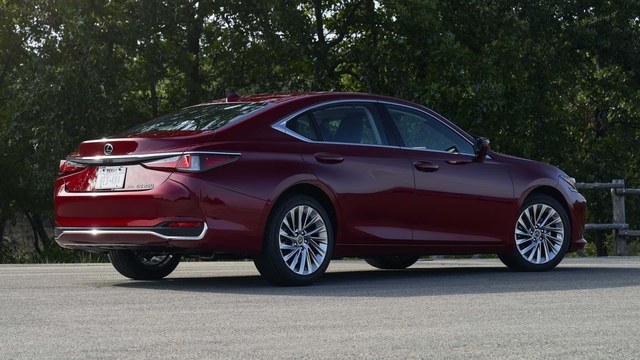 Những điểm mới trên Lexus ES 2024 - Ảnh 3. Những điểm mới trên Lexus ES 2024 - Ảnh 3.