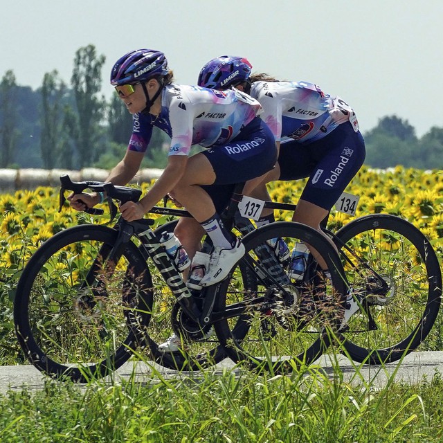 Thêm 5 tay đua bỏ cuộc, Nguyễn Thị Thật vẫn đứng vững ở Giro d’Italia Donne 2023 - Ảnh 2.