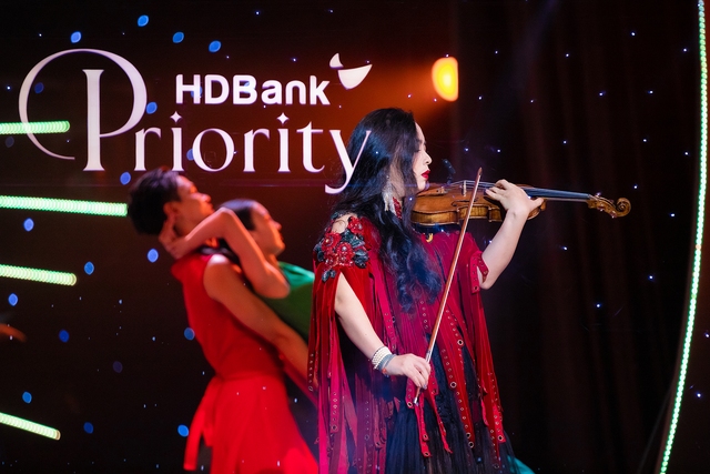 Nhạc trưởng Lê Phi Phi cùng ‘dàn sao’ đỉnh cao trong đại tiệc âm nhạc HDBank Priority - Ảnh 4.