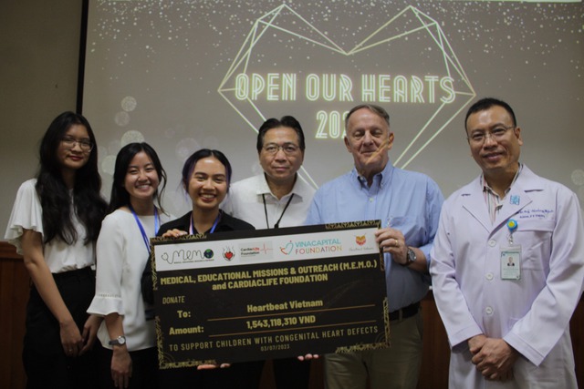 Trao tặng hơn 1,5 tỉ đồng cho Chương trình Nhịp tim Việt Nam - Ảnh 1.