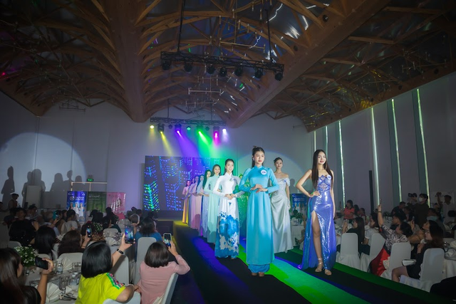 Thí sinh Miss World Vietnam trình diễn tại hội nghị khách hàng ‘Thần thái cùng Tydol’ - Ảnh 3.