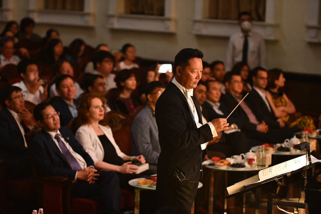 Nhạc trưởng Lê Phi Phi cùng ‘dàn sao’ đỉnh cao trong đại tiệc âm nhạc HDBank Priority - Ảnh 3.