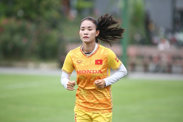 Gặp đối thủ to khỏe ở World Cup, đội tuyển nữ Việt Nam chống đỡ thế nào? - Ảnh 1.