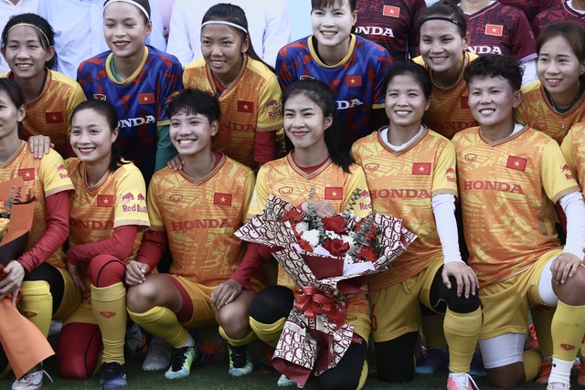Huỳnh Như: Đội tuyển nữ Việt Nam sẽ thi đấu với tinh thần cao nhất - Ảnh 7.