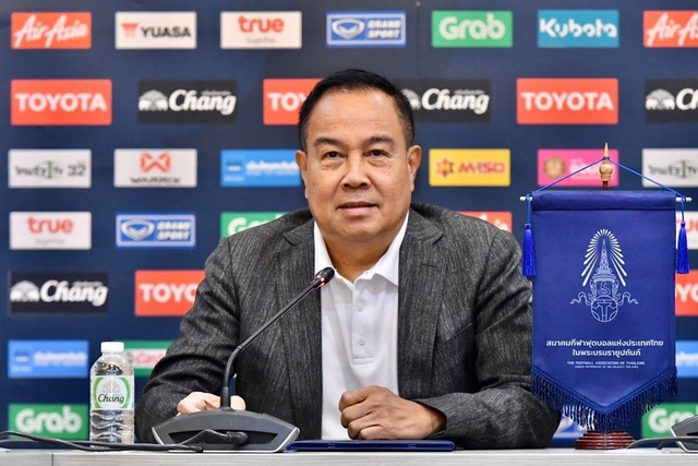Lo sợ bị FIFA trừng phạt, Thái Lan vẫn giữ ông Somyot Poompanmoung làm Chủ tịch FAT - Ảnh 1.